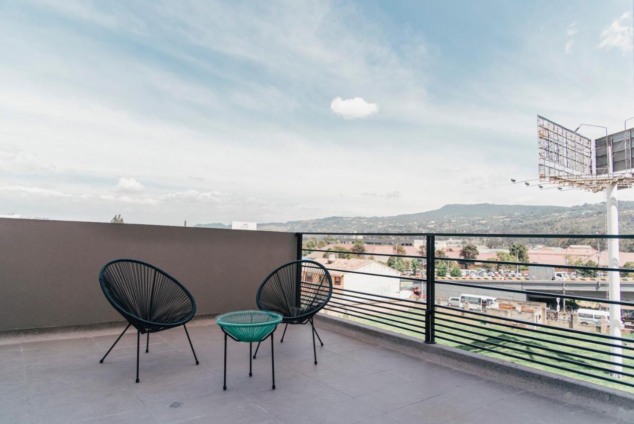 Uma Suites Chía Extérieur photo